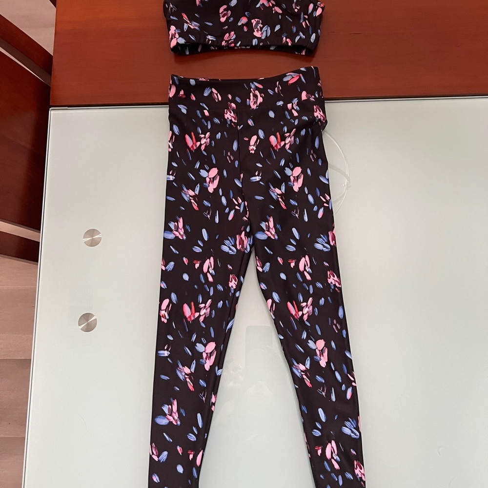 Bloch black and floral set. Leggings, sports bra, dance set, athletic